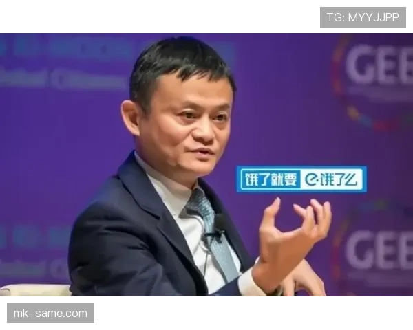 庞伟一天三顿外卖，连猫都嫉妒他的生活档次了